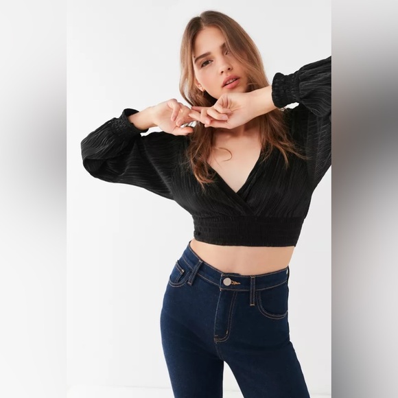 Black Urban Outfitters Cropped Long Sleeve - Picture 1 of 5